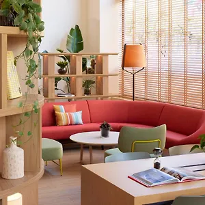 4* מלון Innside By Melia Apolo